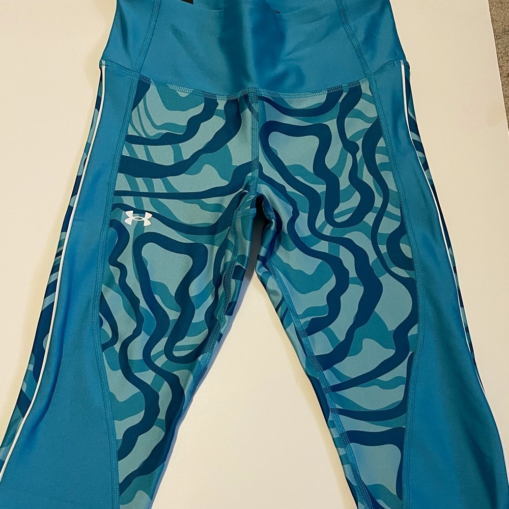 Workout compression ankle crop pants